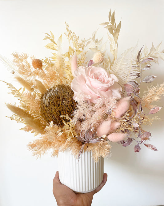 "Rose Love" Dried Flowers Arrangement